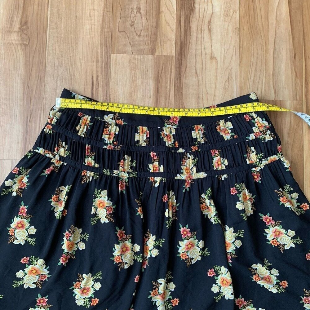 Loft Black Floral Pleated Mini Flare Lined Skirt Size 6 - Picture 2 of 7
